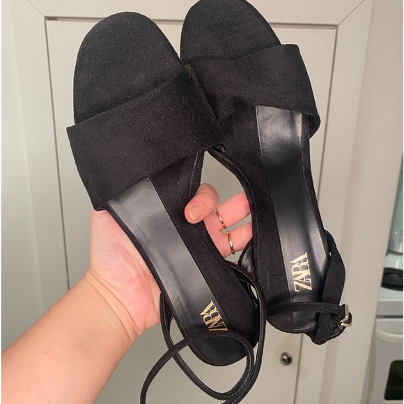 ZARA Block Heel Sandals with Ankle Strap - Picture 3 of 10